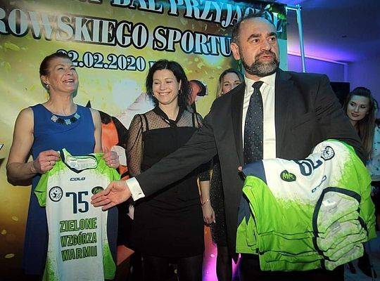 Wręczenie koszulek dla siatkarek Cresovi Górowo Iławeckie